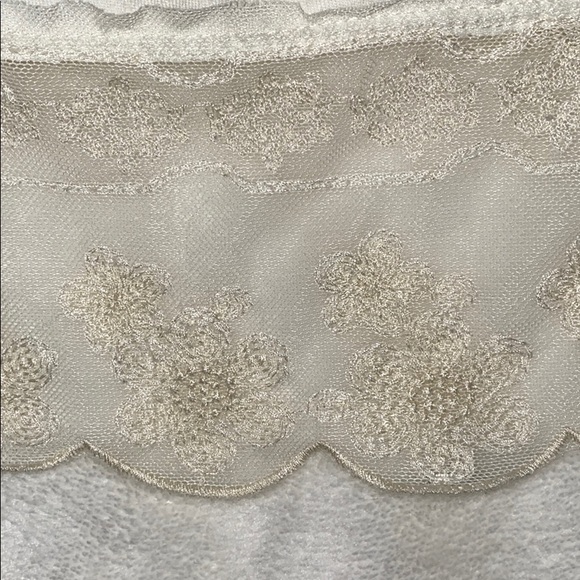 American Eagle Off-White Tank Top - Picture 3 of 3